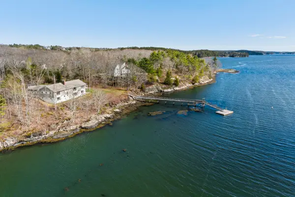 23 Indian Hill Road, Boothbay, ME 04537