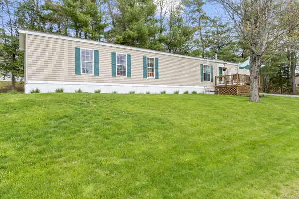 20 Marc Ave, Topsham, ME 04086