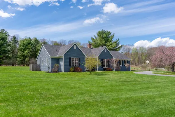 2 Meadow Lane, Falmouth, ME 04105