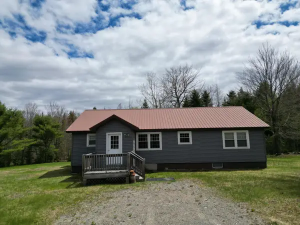 78 Robinson Boulevard, Medway, ME 04460