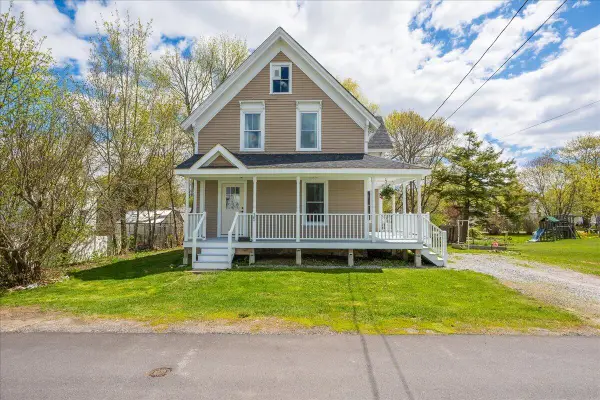 35 Orange Street, Rockland, ME 04841