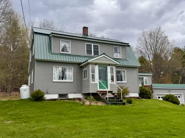 17 Old Pond Road, Dexter, ME 04930