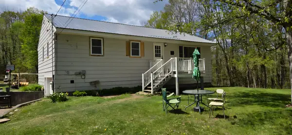 980 Dover Road, Dexter, ME 04930