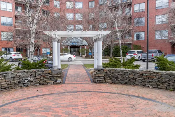 148 Breakwater Drive #807, South Portland, ME 04106