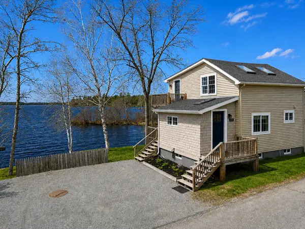 83 Orono Landing Road, Orono, ME 04473