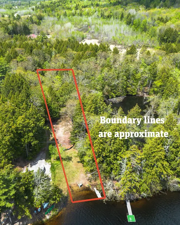 100 N Shore Drive, Limerick, ME 04048