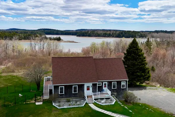 240 W Kennebec Road, Machias, ME 04654