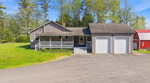 41 Murder Road, Topsham, ME 04086