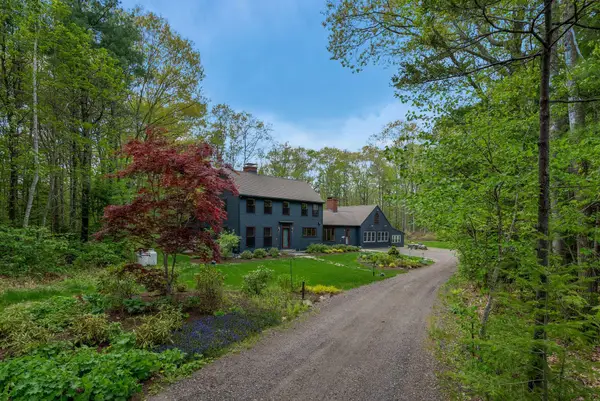 4 Commons Lane, Kennebunk, ME 04043