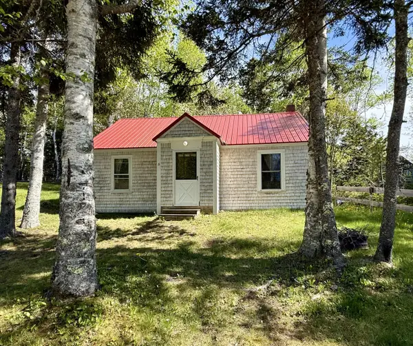 6 Meyer Street, Eastport, ME 04631