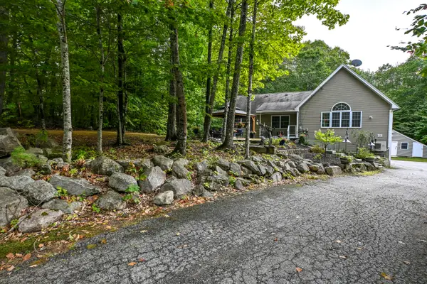 22 Eisenhower Court, Naples, ME 04055