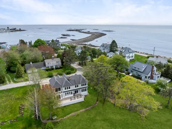 4 Robie Road, Kennebunk, ME 04043