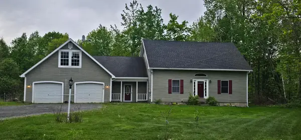 130 Middle Road, Oakland, ME 04963