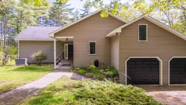 11 Highland Road, Newcastle, ME 04553