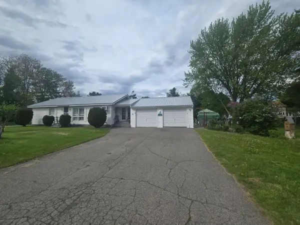 61 Fairfax Street, Bangor, ME 04401