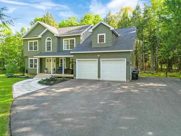 56 Royale Drive, Sidney, ME 04330
