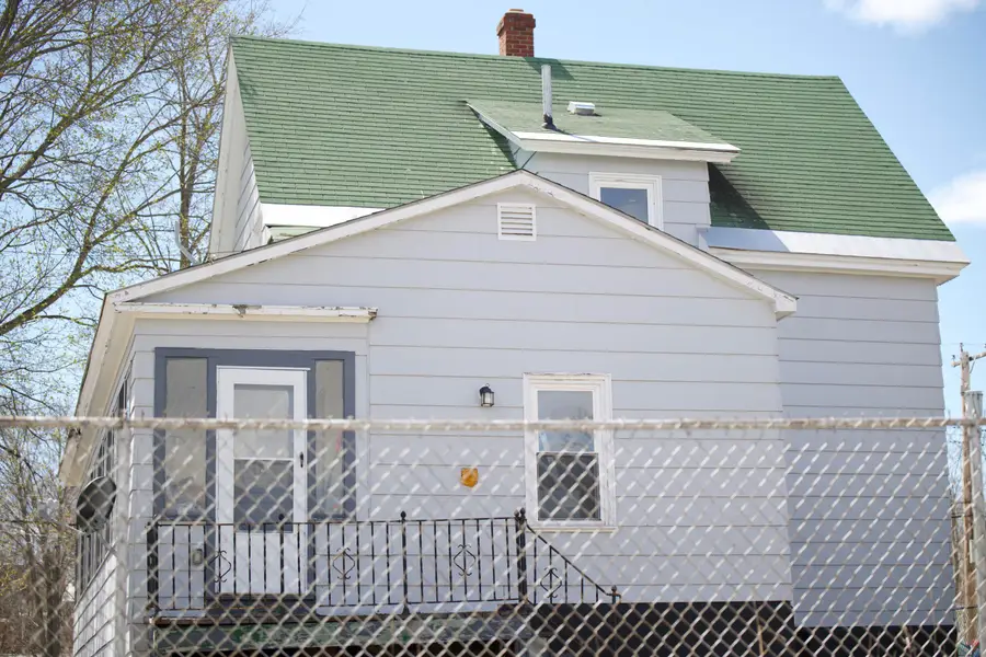 17 Katahdin Avenue, Millinocket, ME 04462 - #3