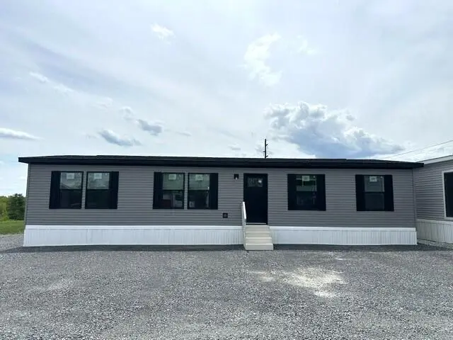 8 Kelley Street, Fairfield, ME 04937 - #1