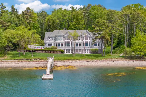 92 Spruce Point Road, Yarmouth, ME 04096