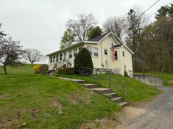 39 Capen Road, Gardiner, ME 04345