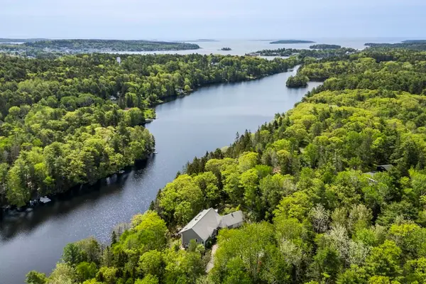 236 Lakeside Drive, Boothbay Harbor, ME 04538