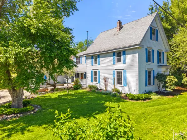 31 Dean Street, Winterport, ME 04496