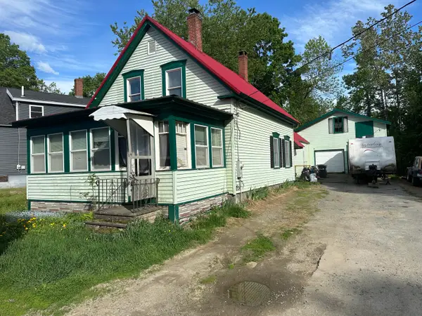 72 North Street, Hartland, ME 04943