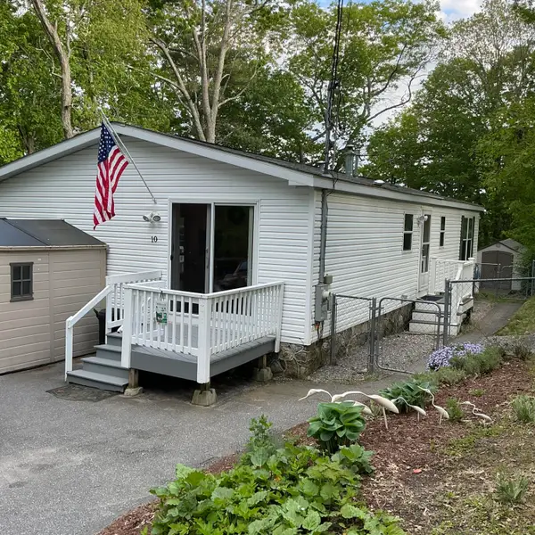10 Maple Street Extension, Topsham, ME 04086