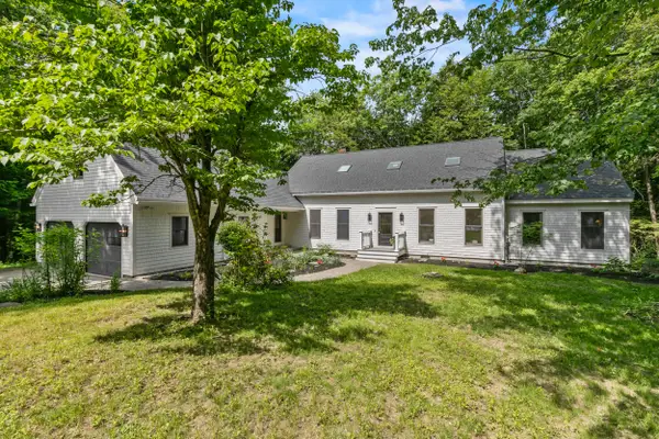 29 Pond Shore Drive, Cumberland, ME 04021