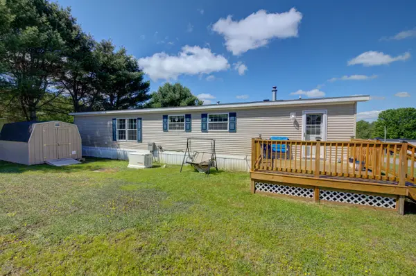 20 Purington Avenue, Mechanic Falls, ME 04256
