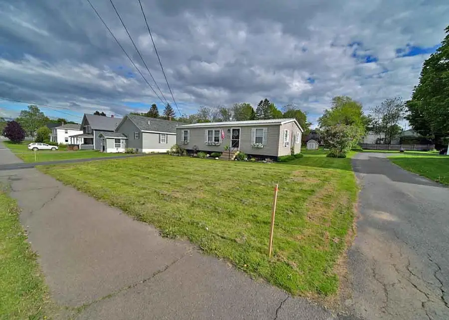 32 Green Street, Houlton, ME 04730 - #2
