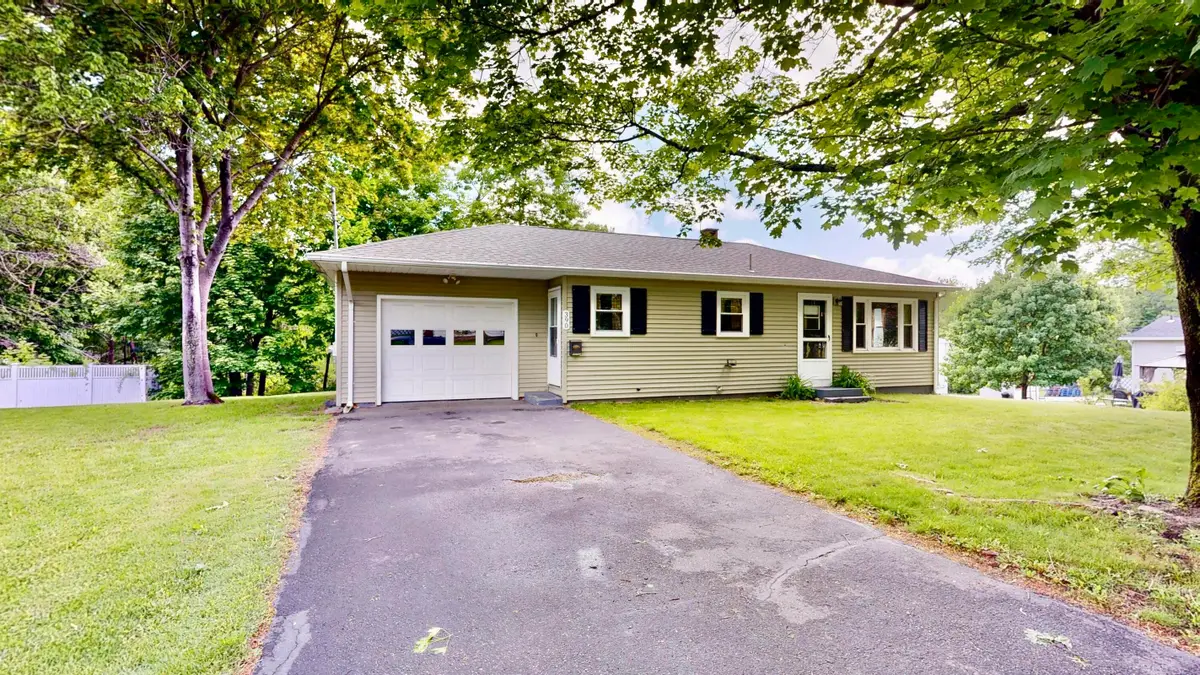390 Webster Street, Lewiston, ME 04240 - #1