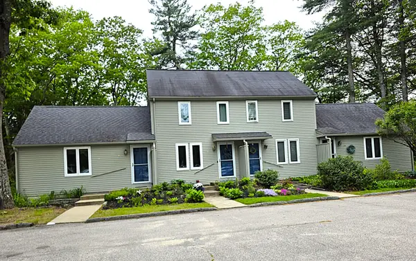 18 High Bluff Drive #18, Kennebunk, ME 04043