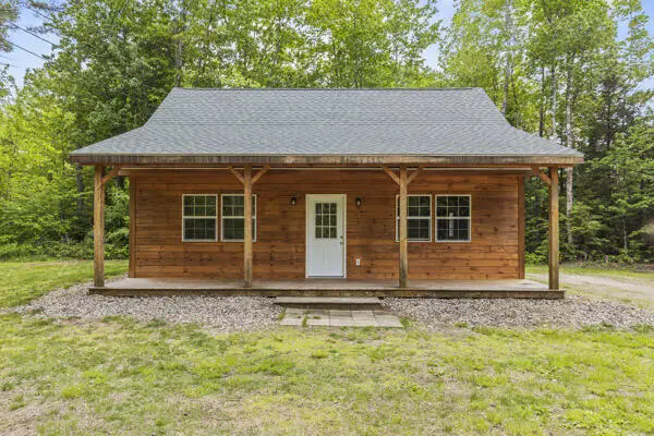 39 Freemont Avenue, Baldwin, ME 04024