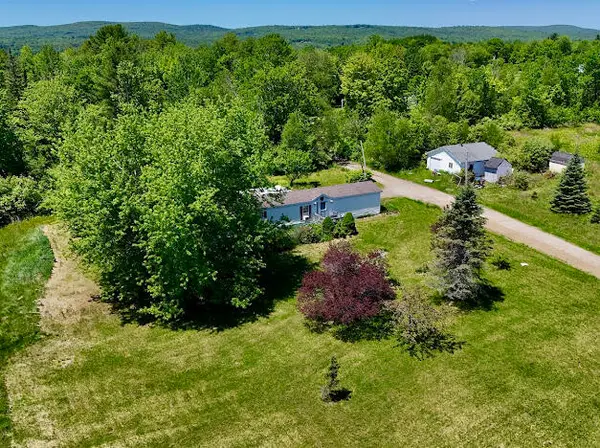8 Country Lane, Saint Albans, ME 04971