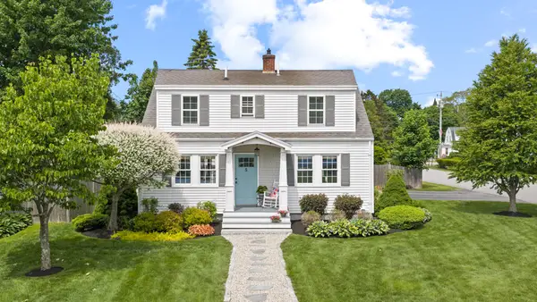 5 Reg Roc Road, Falmouth, ME 04105
