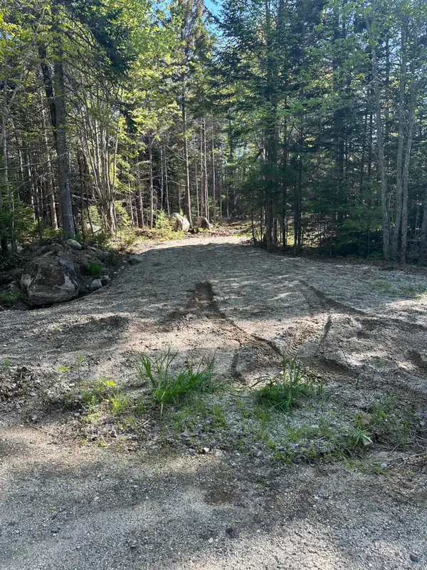 61 Gerards Trail, Blue Hill, ME 04614
