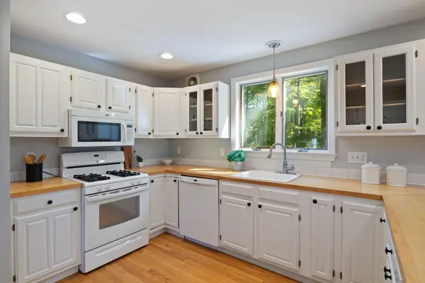 2 Earline Circle, York, ME 03909