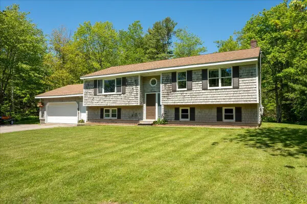 131 Bayside W, Owls Head, ME 04854