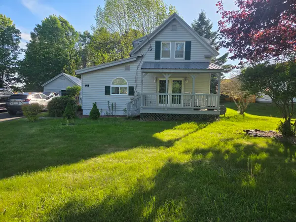 98 Fairview Avenue, Dover-Foxcroft, ME 04426