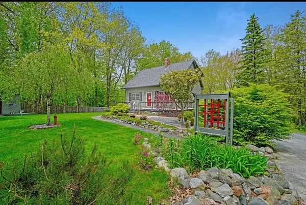 32 Eastside Road, Hancock, ME 04640