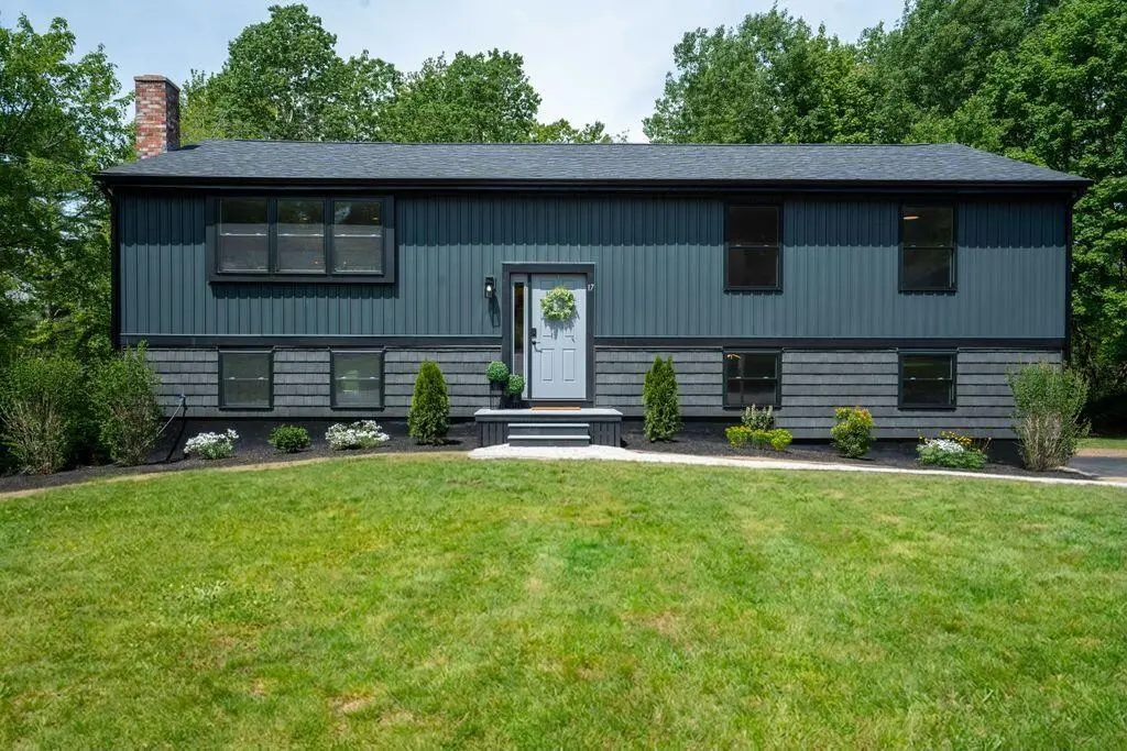 17 Carriage Road, Cumberland Foreside, ME 04110 - #1