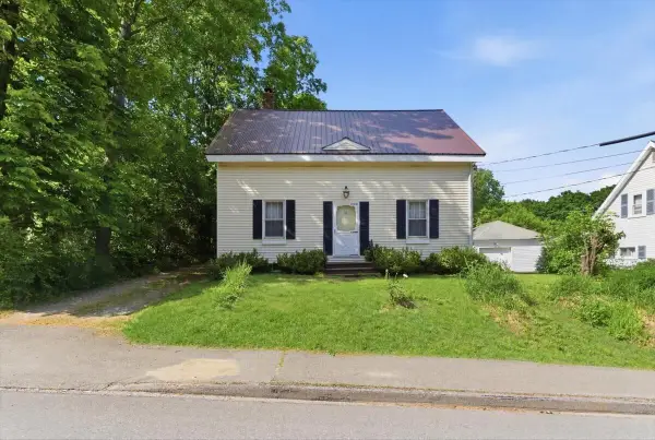 51 Northern Avenue, Farmingdale, ME 04345
