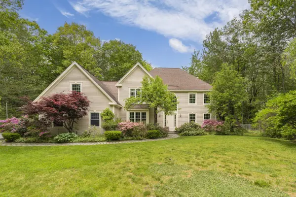 14 Summit Terrace, Falmouth, ME 04105
