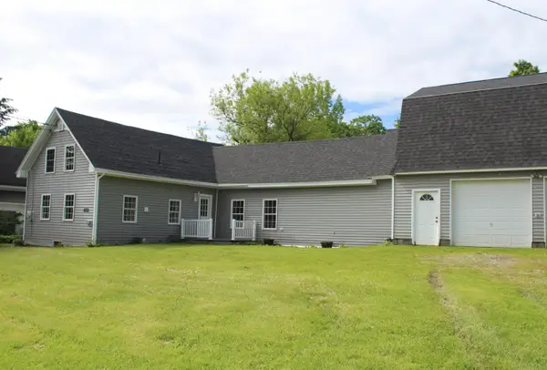 872 Main Road W, Carmel, ME 04419