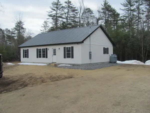 10 Wyatts Way, Oxford, ME 04270