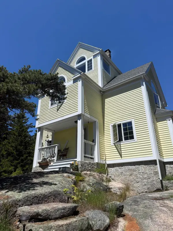 29 Forest Way, Swans Island, ME 04685