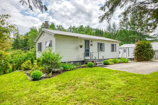 26 Spencer Road, Benton, ME 04901