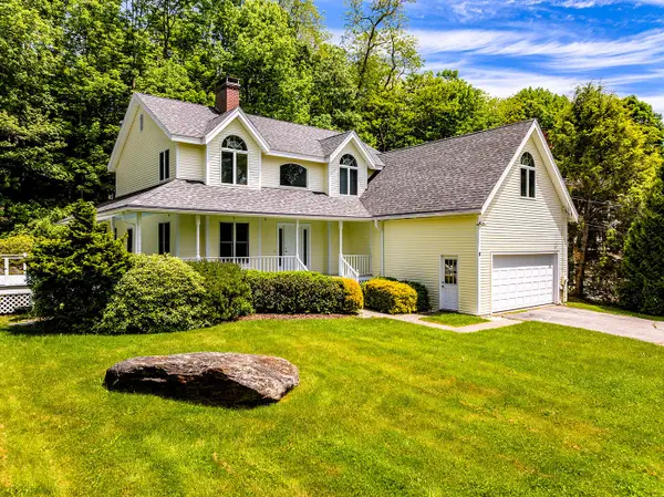 8 N Lewis Avenue, Camden, ME 04843