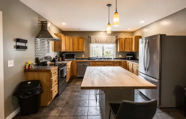 16 Park Street, Madison, ME 04950